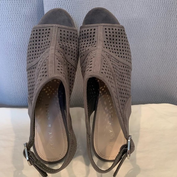 Kelly & Katie Eliassi Sandals - Picture 7 of 7